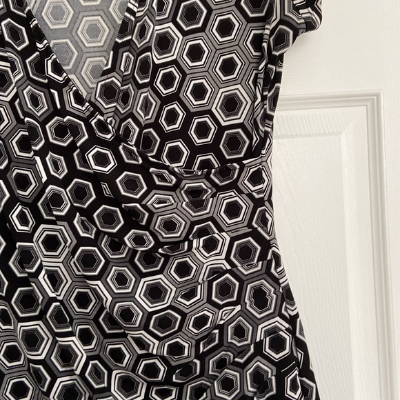 Apt 9 top size medium - Picture 3 of 6